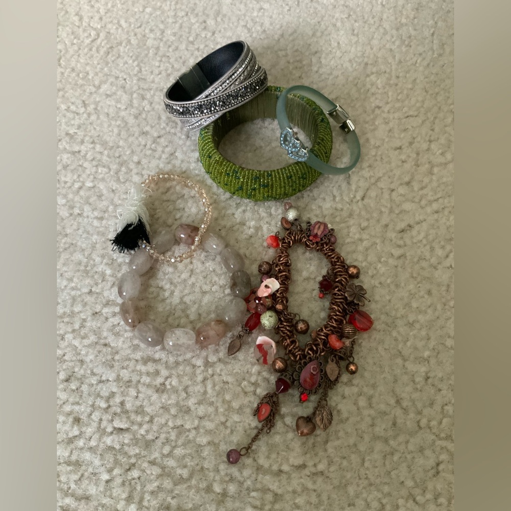 Bracelets (12)